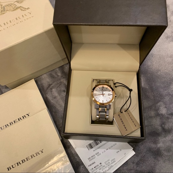 Women’s Burberry Watch - Picture 2 of 8